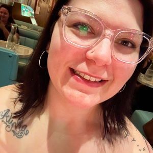 Meet your Posher, Vanessa